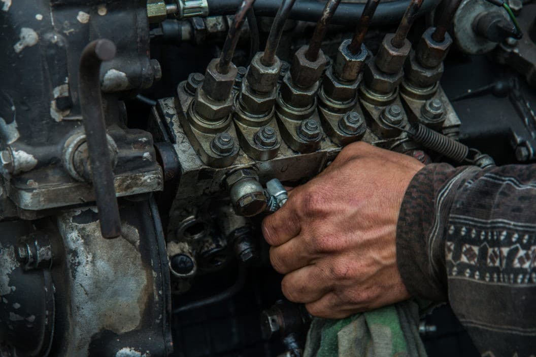 Repair of internal combustion engine onderhoud minigraver