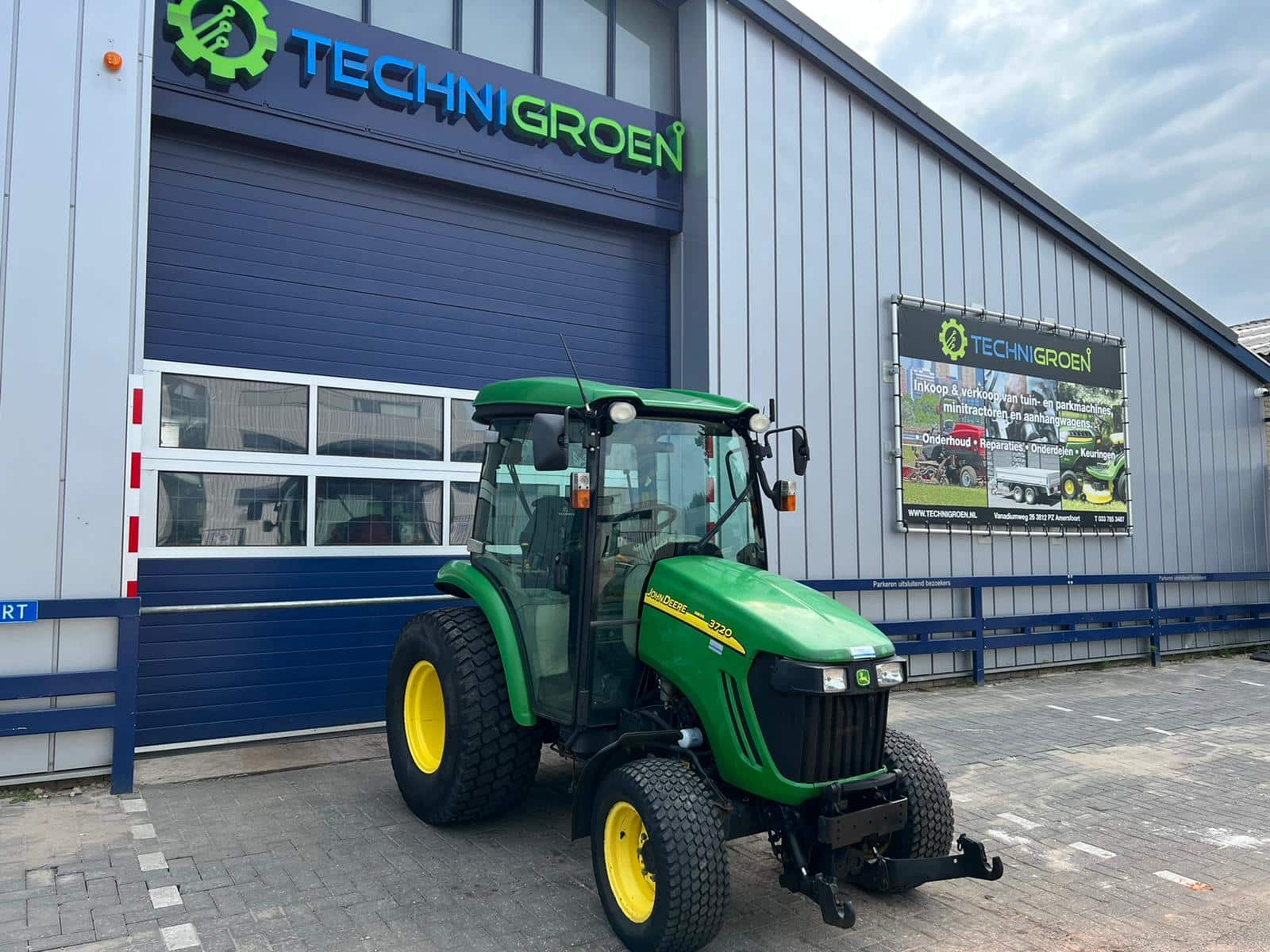 stikstof Zoek machine optimalisatie Blauw John Deere 3720 mini tractor hydrostaat! Compact tractor - Uw partner in  tuin- en parkmachines!