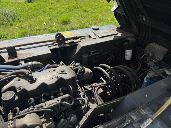 Schone IVECO 4.5L Euro 6 dieselmotor van de Ravo 540 straatveegmachine