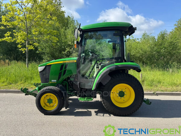 John Deere 3045R Tractor 2015 1