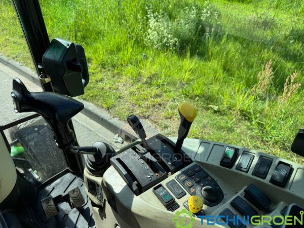 John Deere 3045R Tractor 2015 12