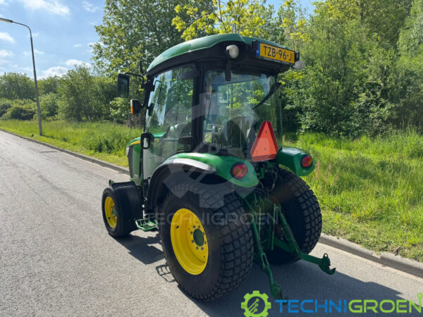 John Deere 3045R Tractor 2015 4