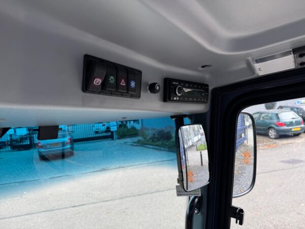 Lm trac 287 met borstelarm interieur 3
