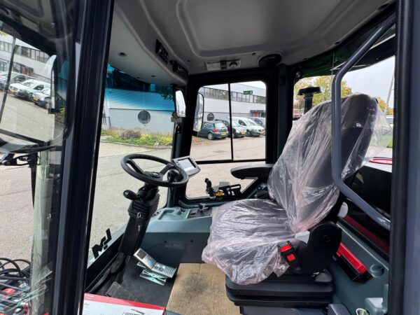 Lm trac 287 met borstelarm interieur