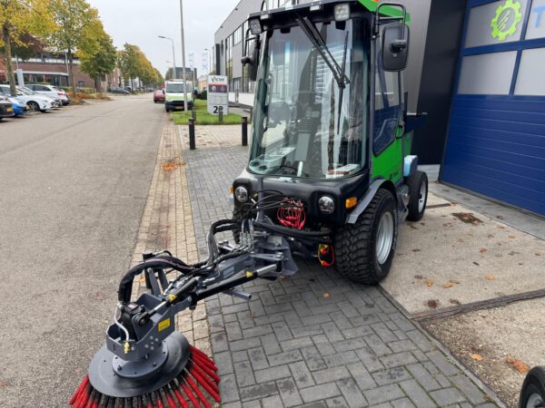 Lm trac 287 met borstelarm voorkant 2