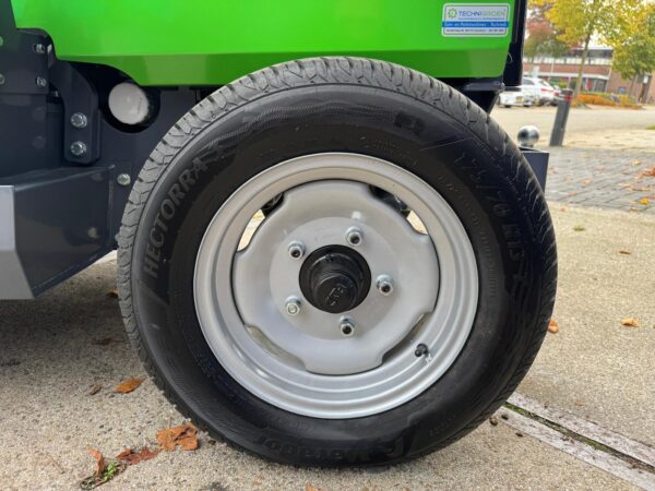 Lm trac 287 met borstelarm wielen achter